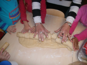 Jewish-Bread-Baking-3